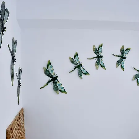 Ballesteros Place Sunset A アパート